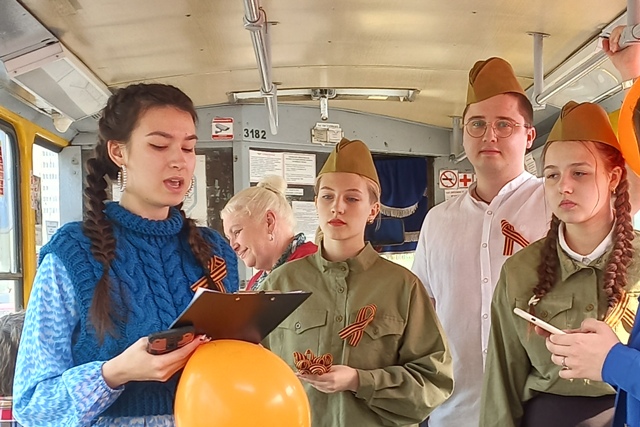 «Трамвай Победы» проехал 9 мая по Барнаулу
