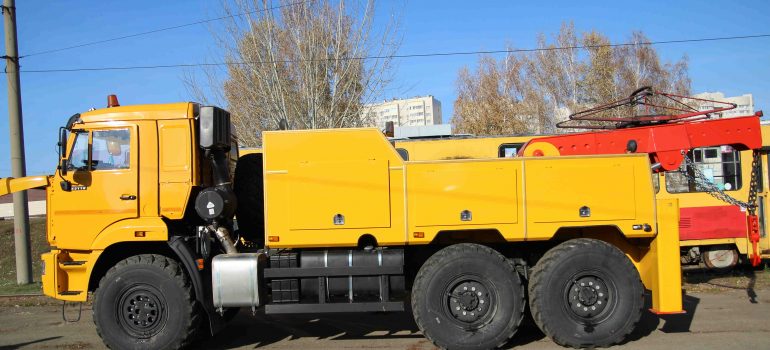 В Барнауле появился новый специализированный эвакуатор для трамваев