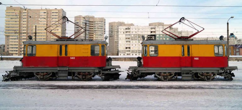 «Горэлектротранс» для очистки трамвайных путей подготовил более 15 единиц техники